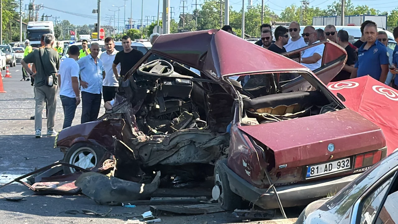 Milletvekili Ercan &Ouml;zt&uuml;rk kaza yaptı: &Ouml;l&uuml; ve yaralı var...