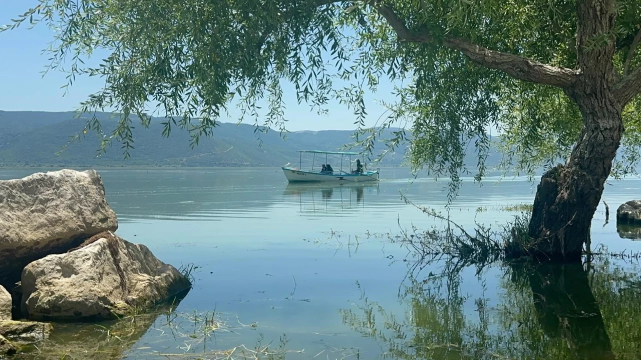 "Küçük Venedik"te büyük dönüşüm! Gölyazı'da sular çekildi, turizm yeniden canlandı...