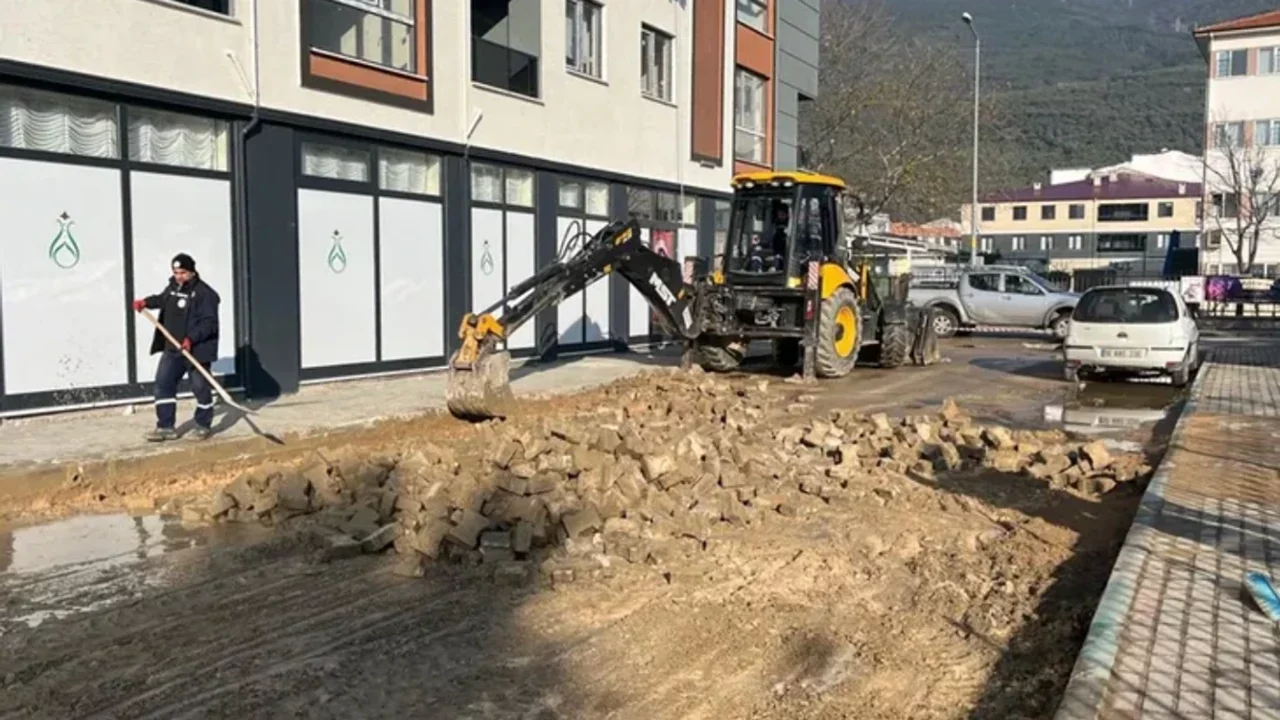 Gemlik'te yol ve kaldırımlar yenileniyor! 300 gün sürecek