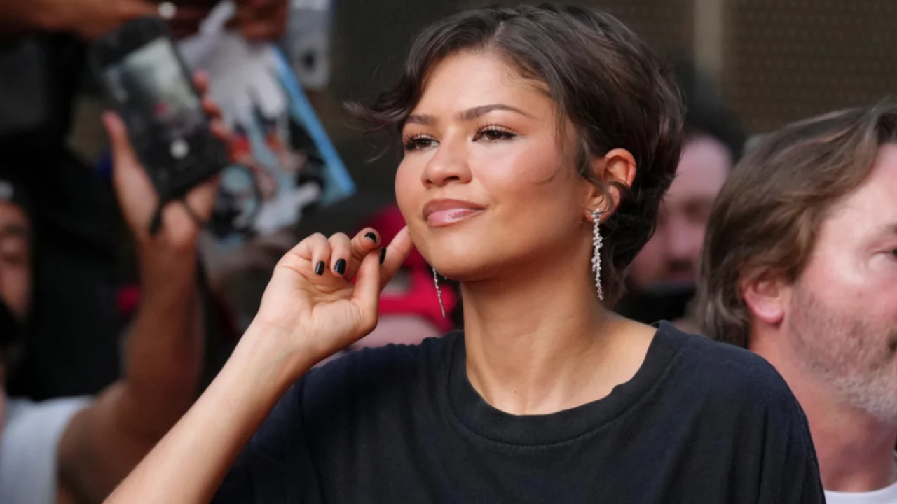 Zendaya'dan Kırmızı Halıda sürpriz tercih! 35 Dolarlık ikinci el tişörtle göz kamaştırdı