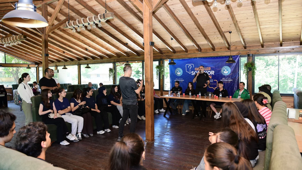 Kestel'de gen&ccedil;lerle buluşma: Başkan Ferhat Erol'dan yatırım ve proje mesajları ilgi g&ouml;rd&uuml;