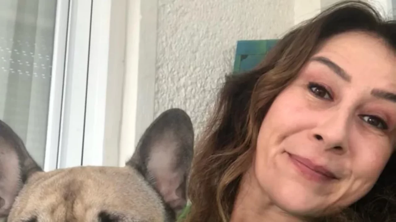 Yıllar sonra konuştu! Ayşeg&uuml;l &Uuml;nsal'dan 's&uuml;per baba' itirafı: "Hayatıma &ccedil;ok şey kattı"