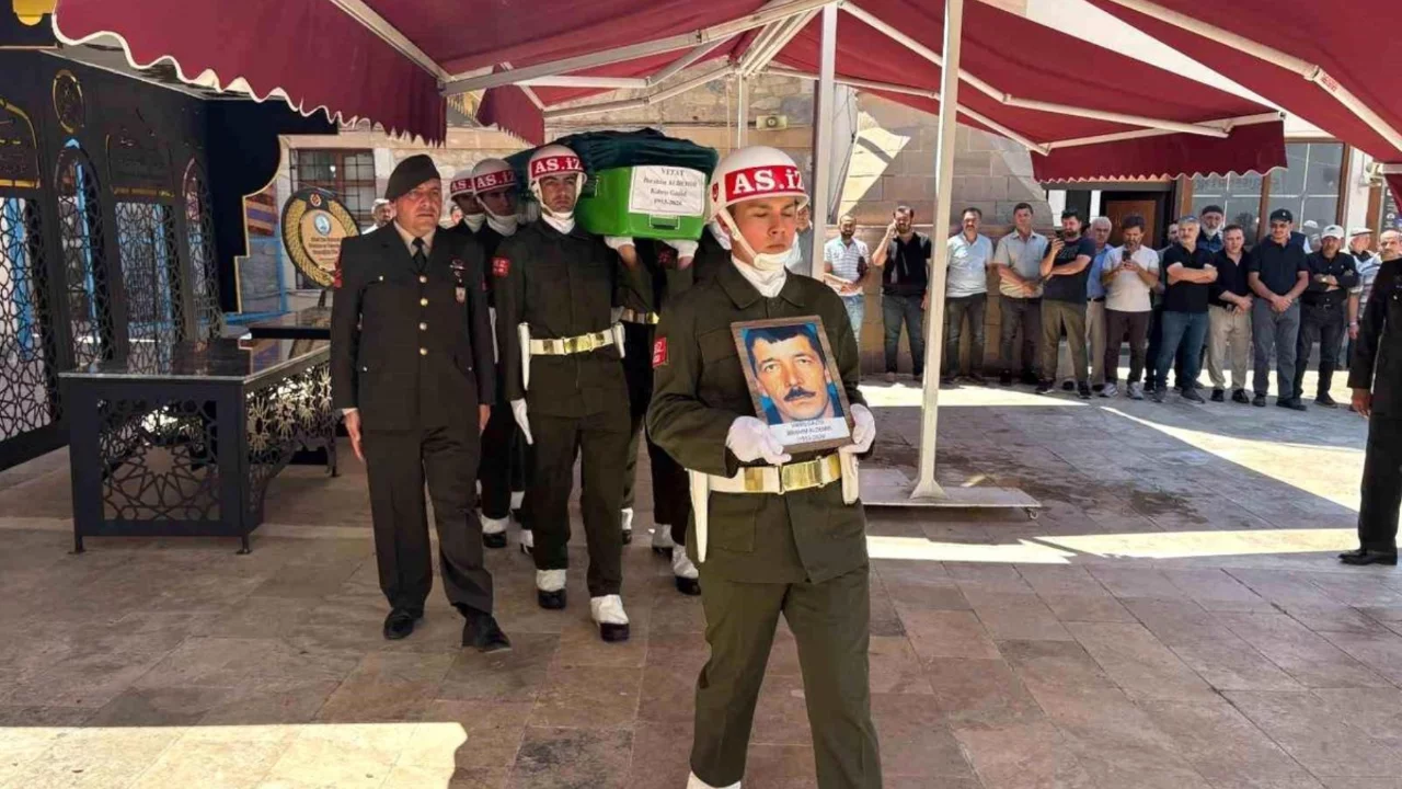 Kıbrıs gazisi son yolculuğuna uğurlandı