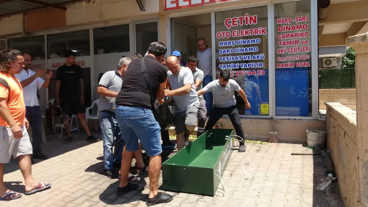 Sabah iş yerini a&ccedil;tı, dakikalar sonra cesedi bulundu! Oto elektrik ustasının ş&uuml;pheli &ouml;l&uuml;m&uuml;