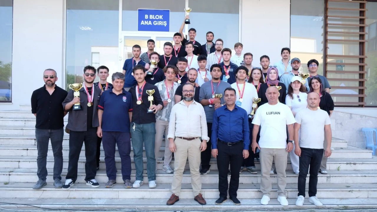 Orhangazi MYO bahar şenliği ile renklendi
