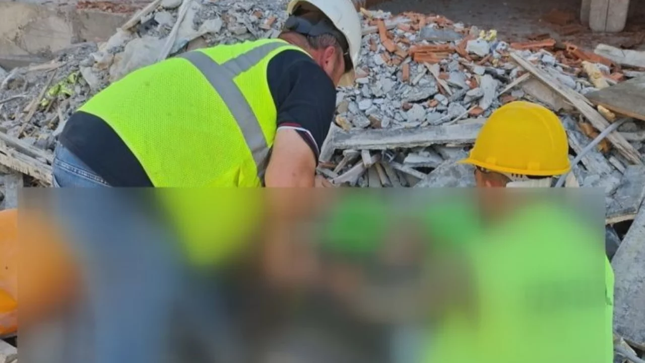 Pendik'te inşaatın 4'&uuml;nc&uuml; katından d&uuml;şen iş&ccedil;inin durumu kritik