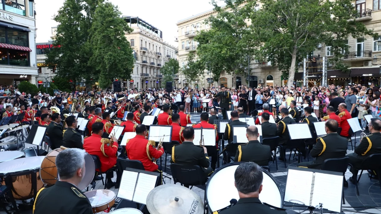Milli Savunma Bakanlığı Armoni Mızıkası Komutanlığı Bakü'de konser verdi 