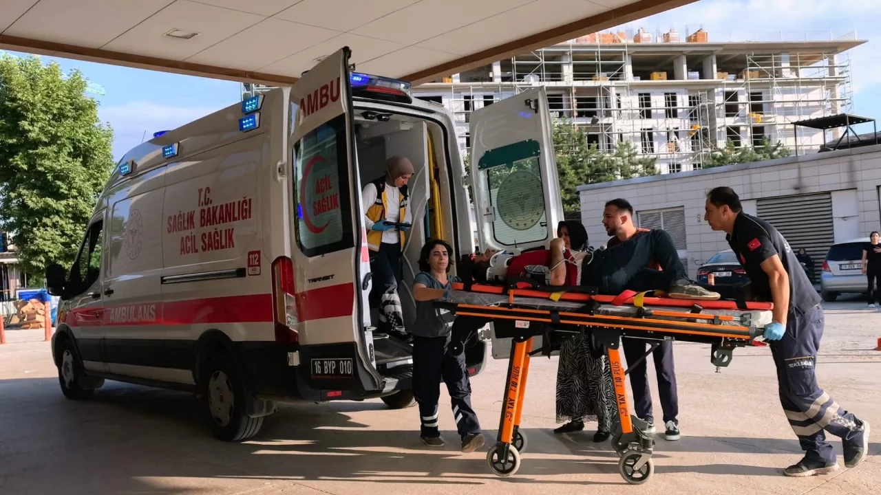 Bursa'da motosiklet başında fenalık geçirip kaza yaptı! Hayati tehlikesi var...