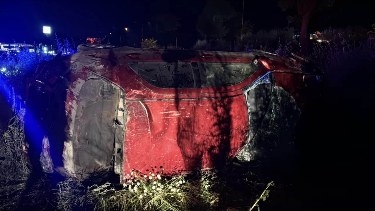 Bolu'da takla atan araç pert oldu! 2 yaralı var