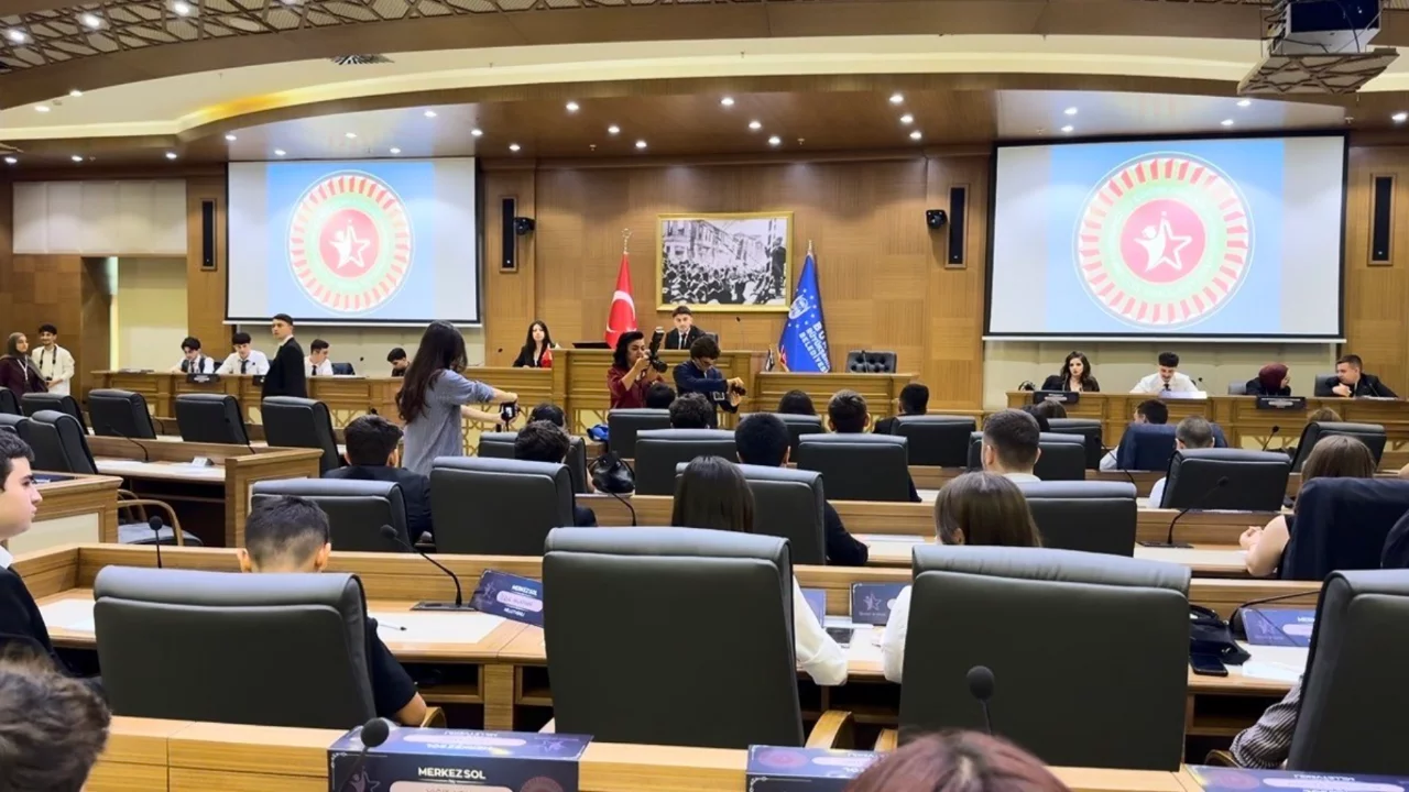Bursa'da gen&ccedil;likten g&uuml;&ccedil;l&uuml; mesaj!