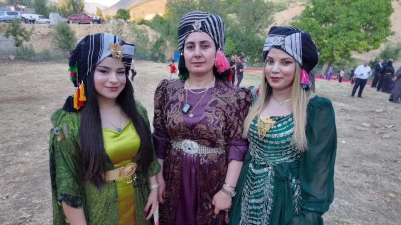 Asırlık düğün geleneği: Puşilerle renklenen iki günlük şenlik