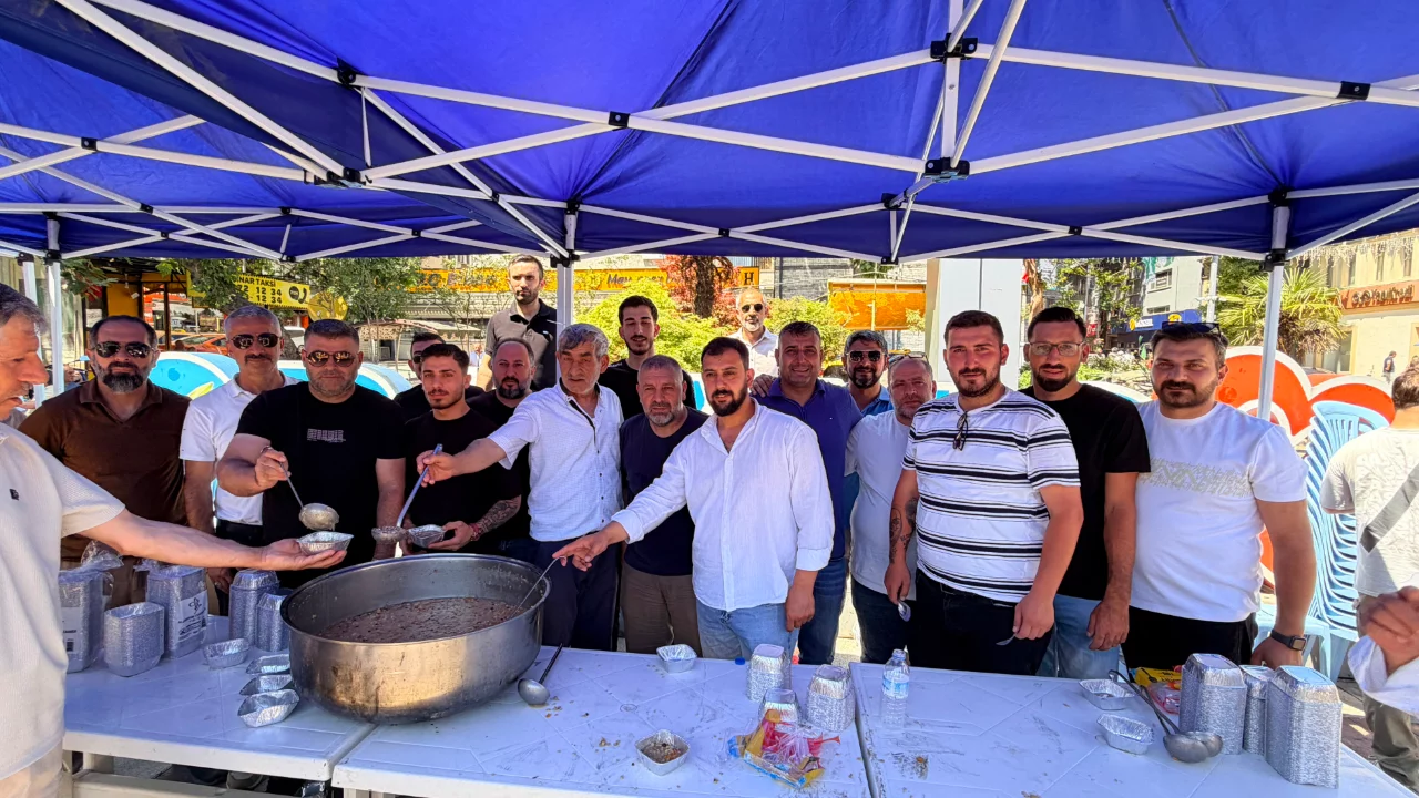 Orhangazi'nin iyilik hareketinden binlerce kişiye aşure ikramı!