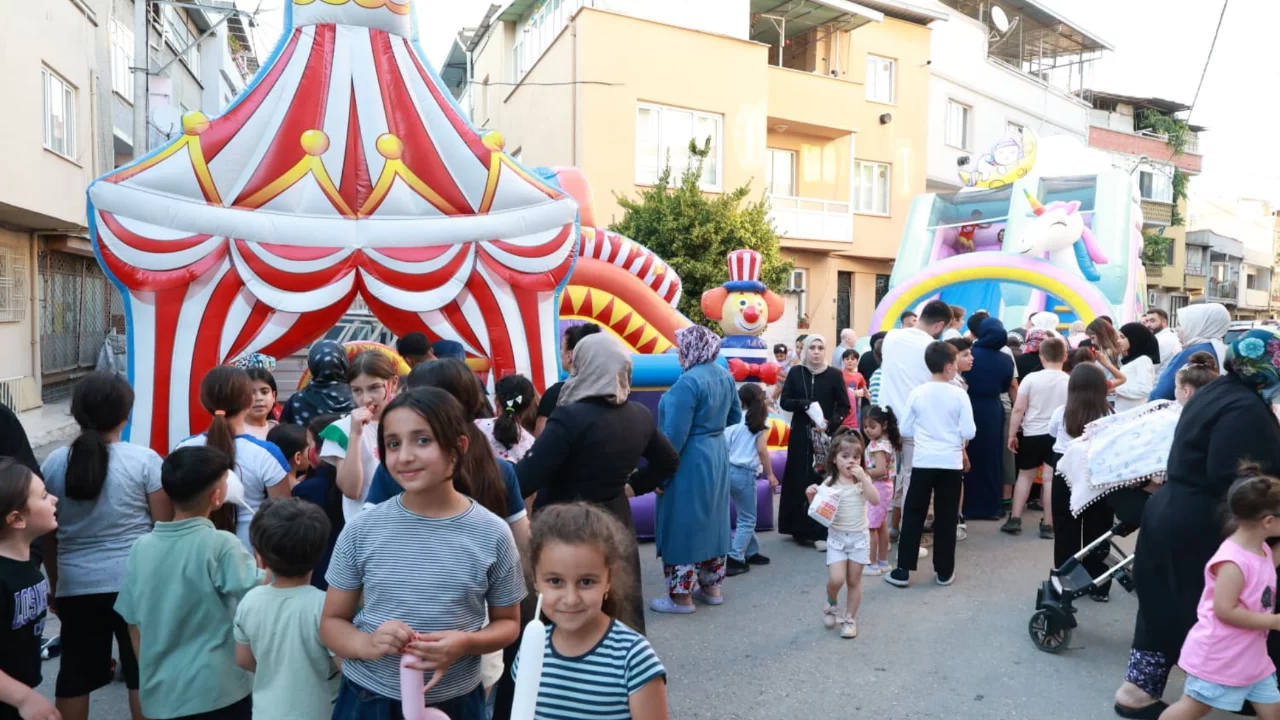 Osmangazi'de yaz coşkusu mahallelere taşındı: Şenlikler Selamet Mahallesi'nde başladı