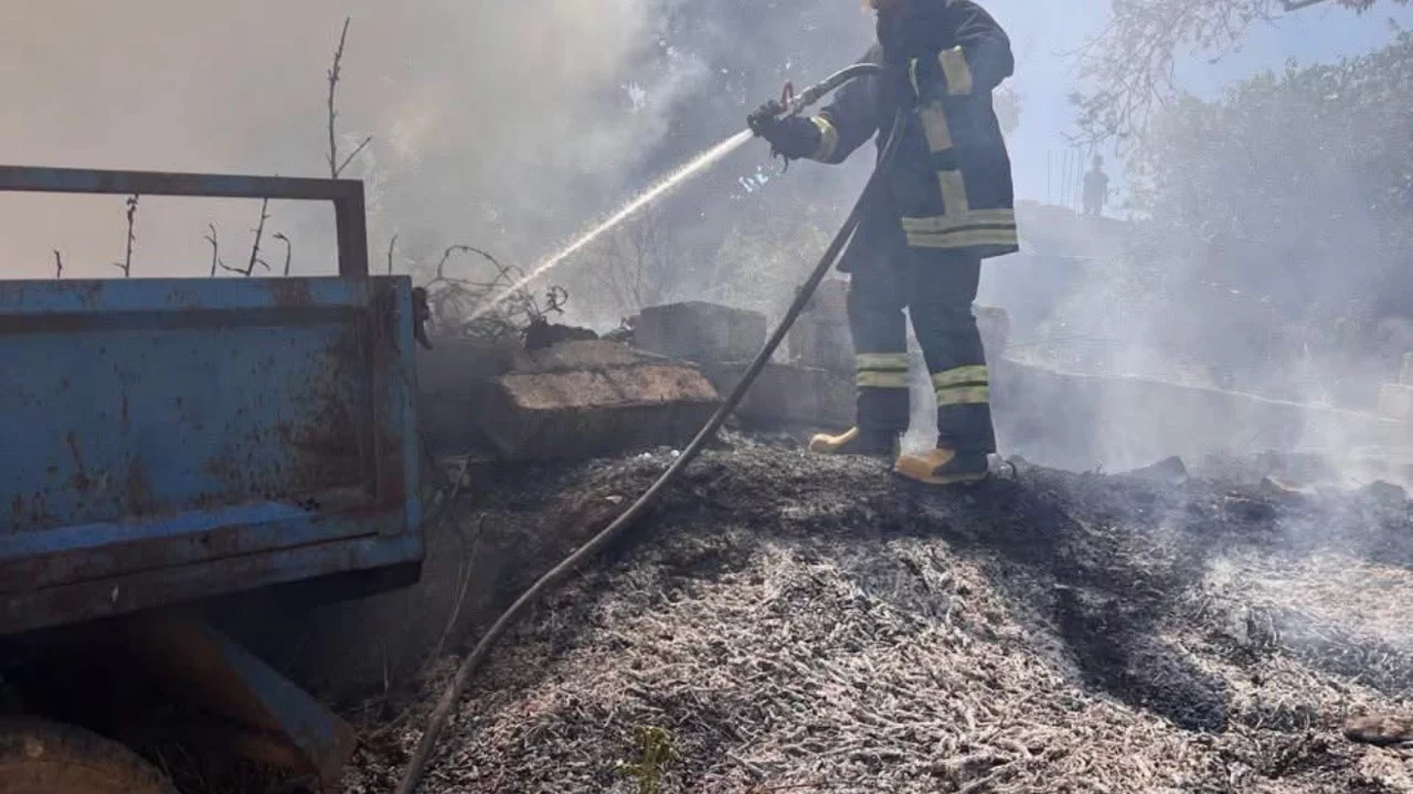Bahçede çıkan yangın römorka sıçradı