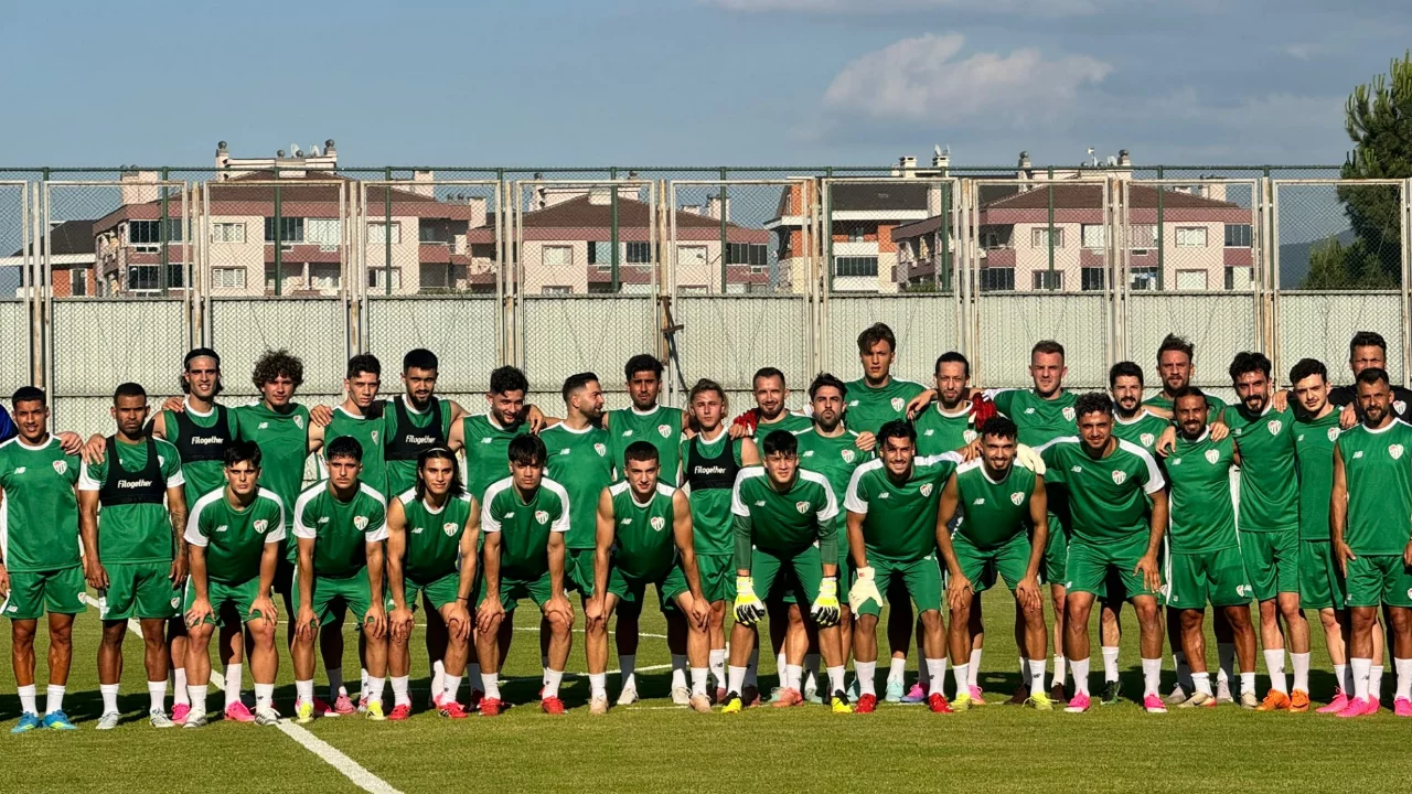 Bursaspor topbaşı yaptı! Yeni transferler ilk antrenmana çıktı...