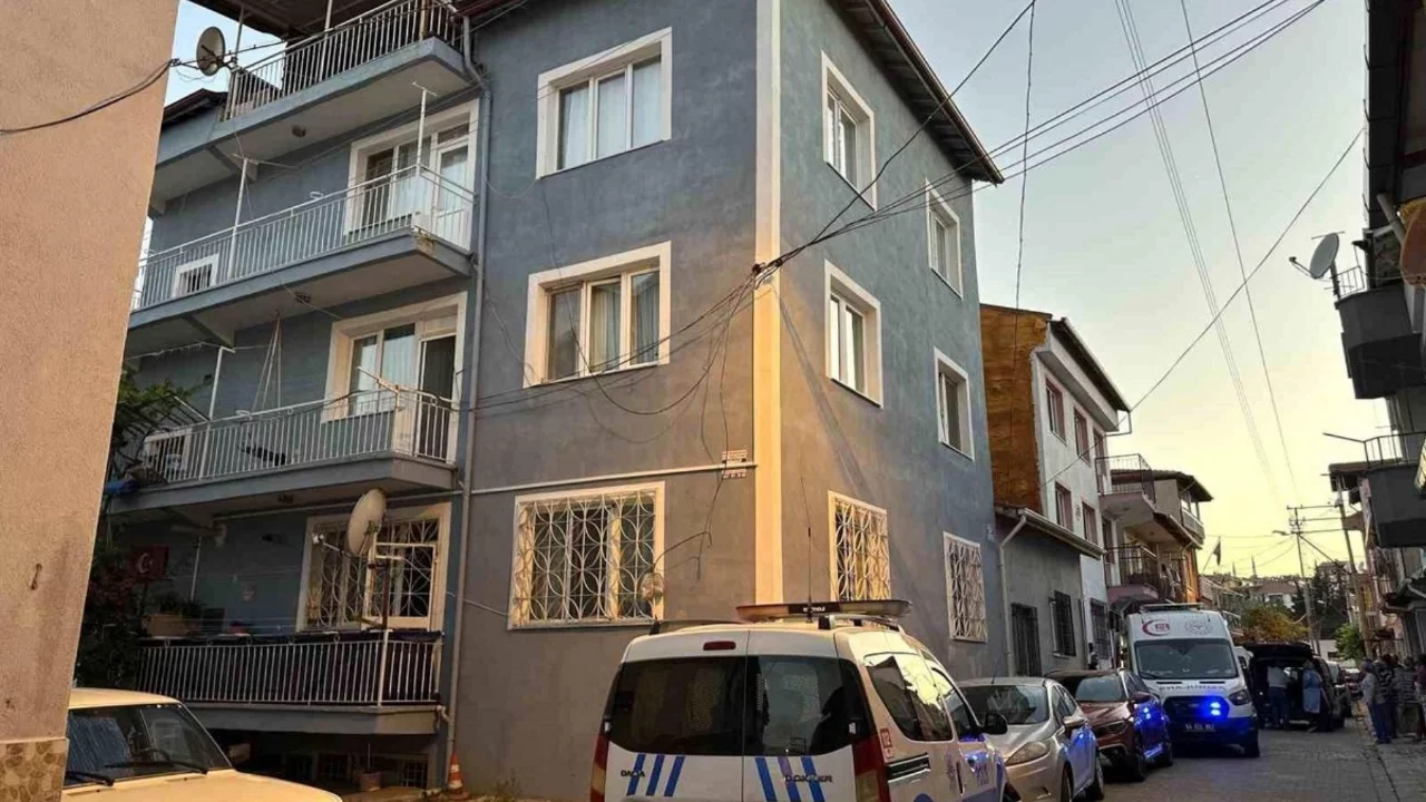 Uşak'ta balkondan d&uuml;şen kadın hayatını kaybetti