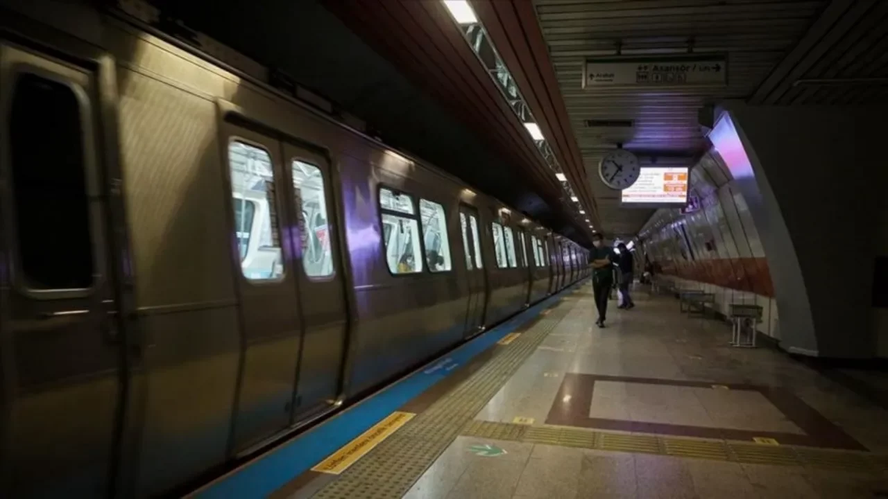 Taksim'de metro ve füniküler hattı kapatıldı 