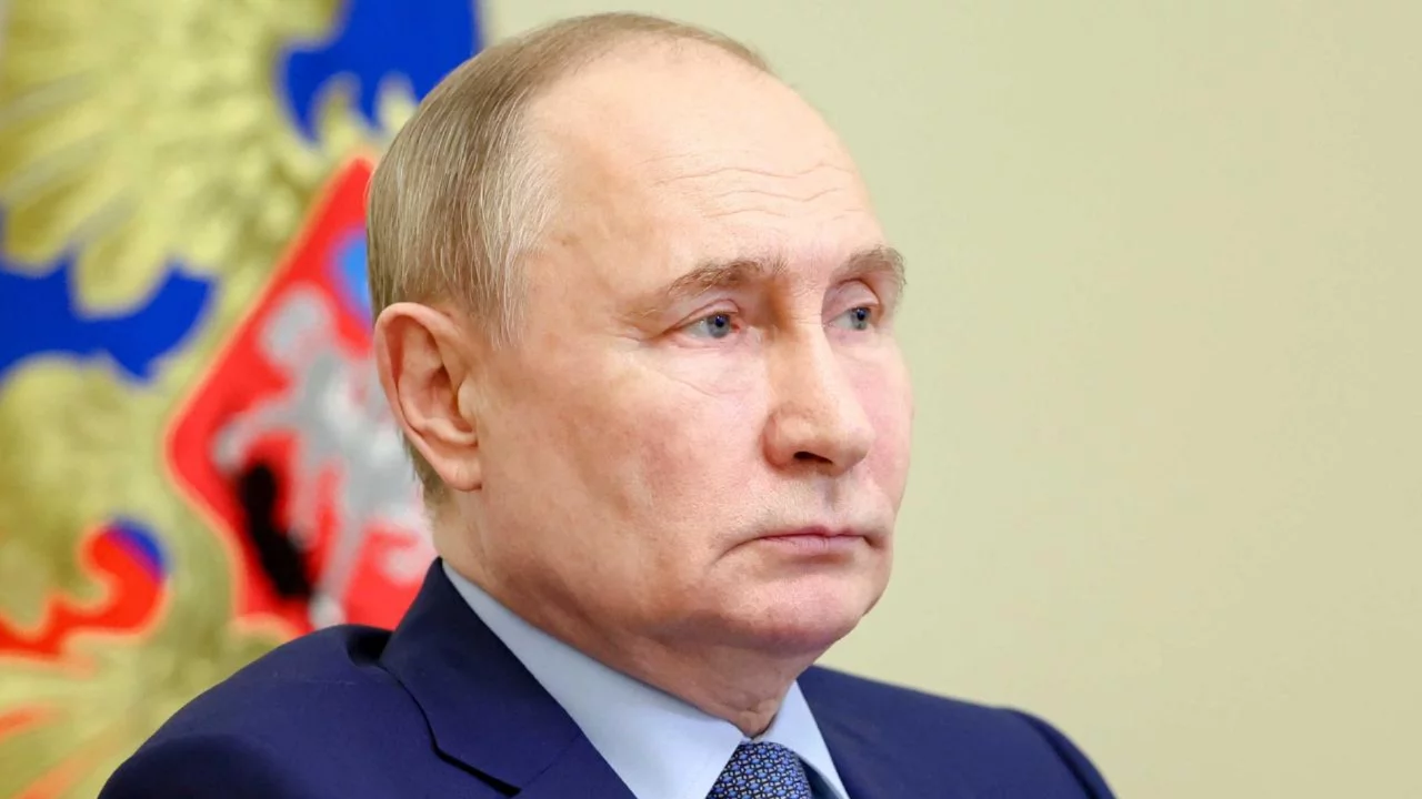 Putin: "Cephe hattında geri &ccedil;ekilme ter&ouml;r&uuml; tetikliyor"