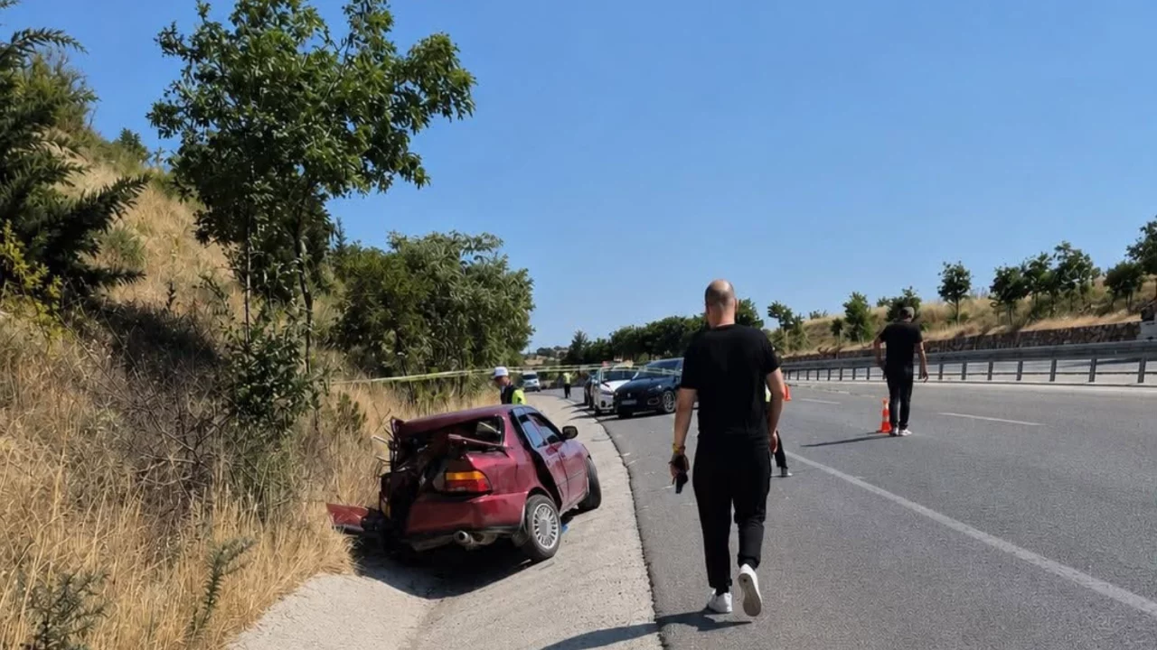Balıkesir'deki feci kazada sürücü kurtarılamadı