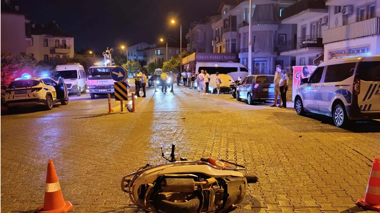 Otomobille &ccedil;arpışan motosikletli hayatını kaybetti!