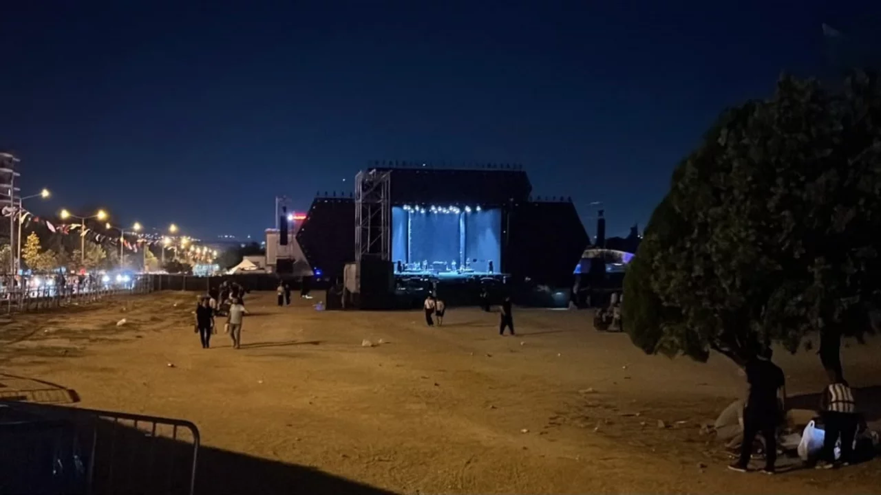 Bursa'da 'Ceza' konserinde kan aktı! 2 yaralı var...