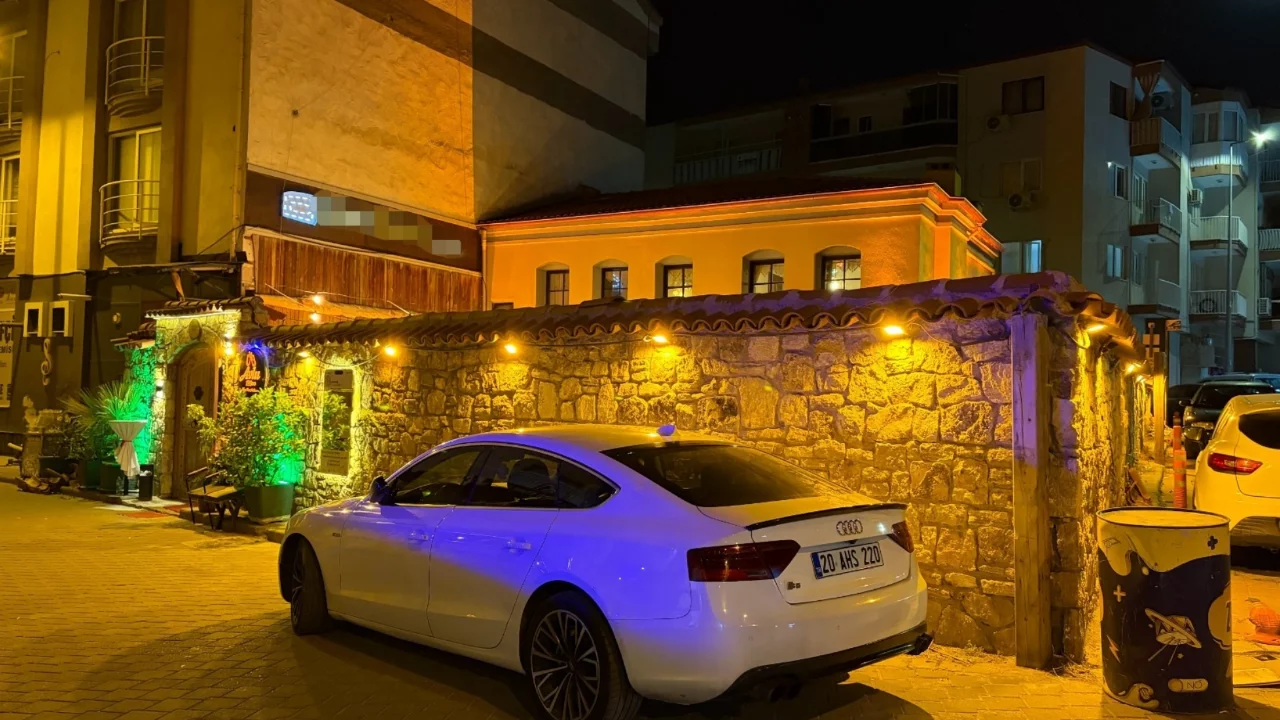 Denizli'de restorana kurşun yağdırdılar! &Ccedil;ok sayıda yaralı var...