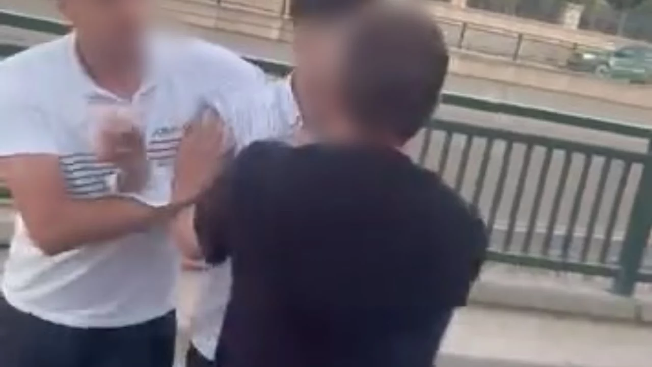Bursa'da minibüs şoförleri yolda durup birbirine saldırdı!