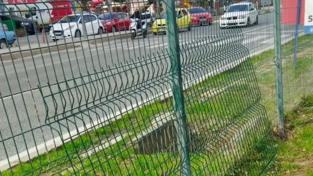 Orhangazi'de endişe veren g&ouml;r&uuml;nt&uuml;! Yasak ge&ccedil;iş ısrarı hayatları riske atıyor