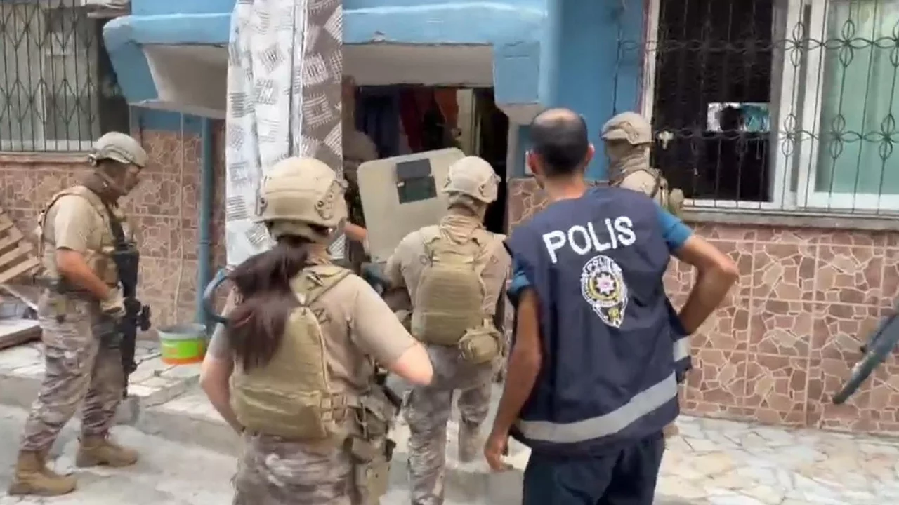 Altın ve parayı alıp kaçan 5 şüpheli tutuklandı