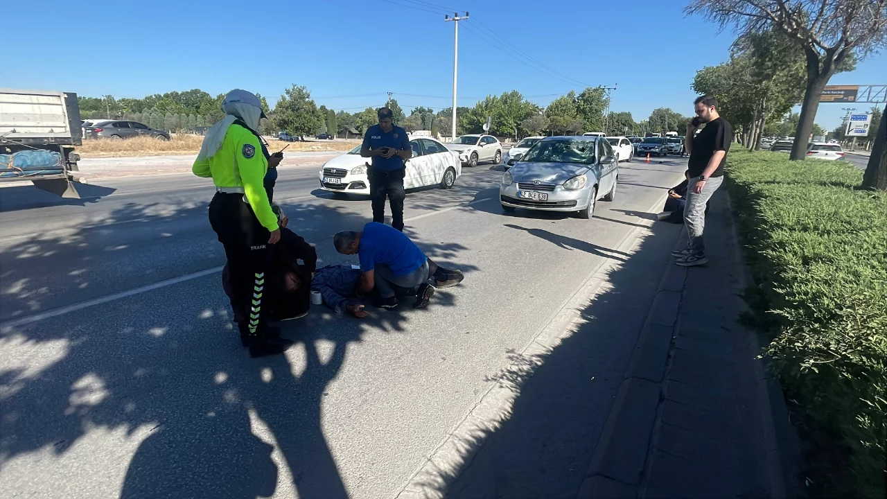 Otomobilin &ccedil;arptığı bisikletlinin durumu kritik...