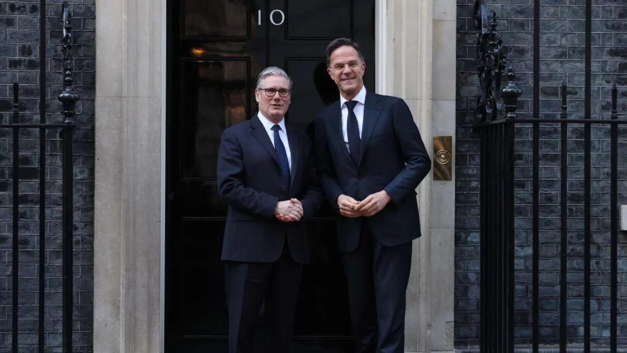 Starmer ve Rutte'den Londra'da kritik NATO zirvesi &ouml;ncesi yoğun diplomasi