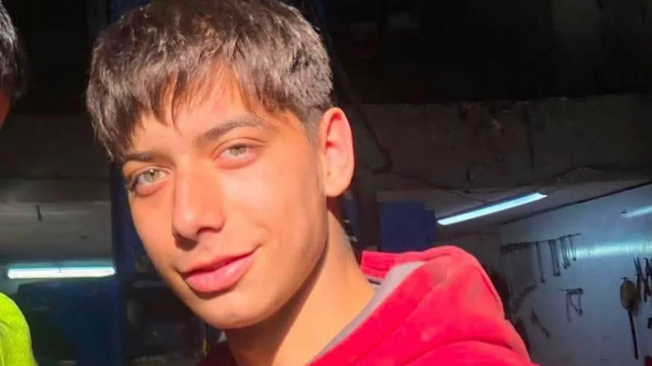 Denizde kaybolan 17 yaşındaki gencin cansız bedenine ulaşıldı