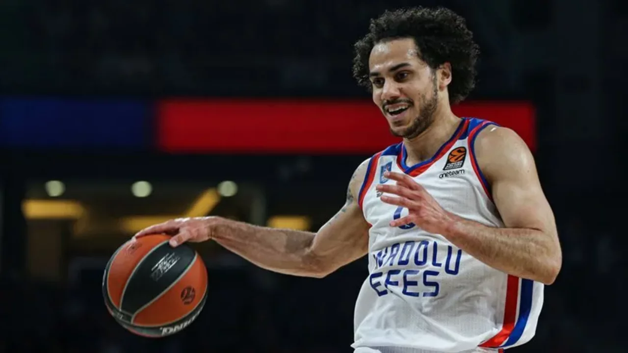 8 yıllık hikayede duygusal veda: Anadolu Efes'te Larkin d&ouml;nemi sona erdi!