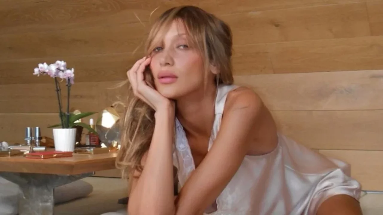 Bella Hadid'den hayranlarını &uuml;zen a&ccedil;ıklama! Lyme hastalığıyla m&uuml;cadelesi devam ediyor