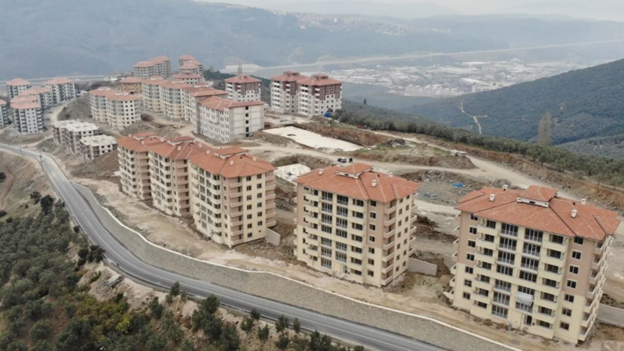 Bursa'da son durum: &Ccedil;alışmalar devam ediyor, teslim bekleyişi s&uuml;r&uuml;yor