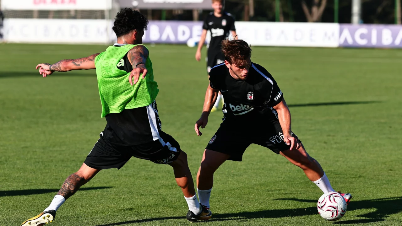 Beşiktaş g&uuml;n&uuml; &ccedil;ift antrenman ile noktaladı