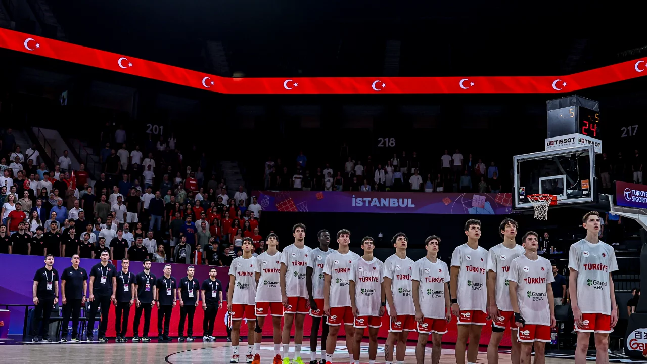 T&uuml;rkiye U17 Basketbol Milli Takımı fırtına gibi esti!