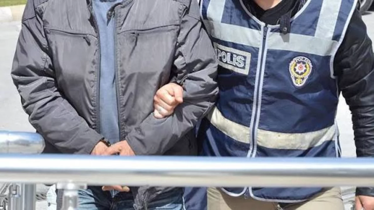 Manisa'da su&ccedil; &ouml;rg&uuml;t&uuml; soruşturmasında 9 kişi tutuklandı