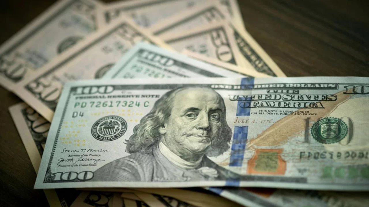 Yeni d&ouml;nem başlıyor... Tarihte bir ilk! Doların tahtı sallanıyor