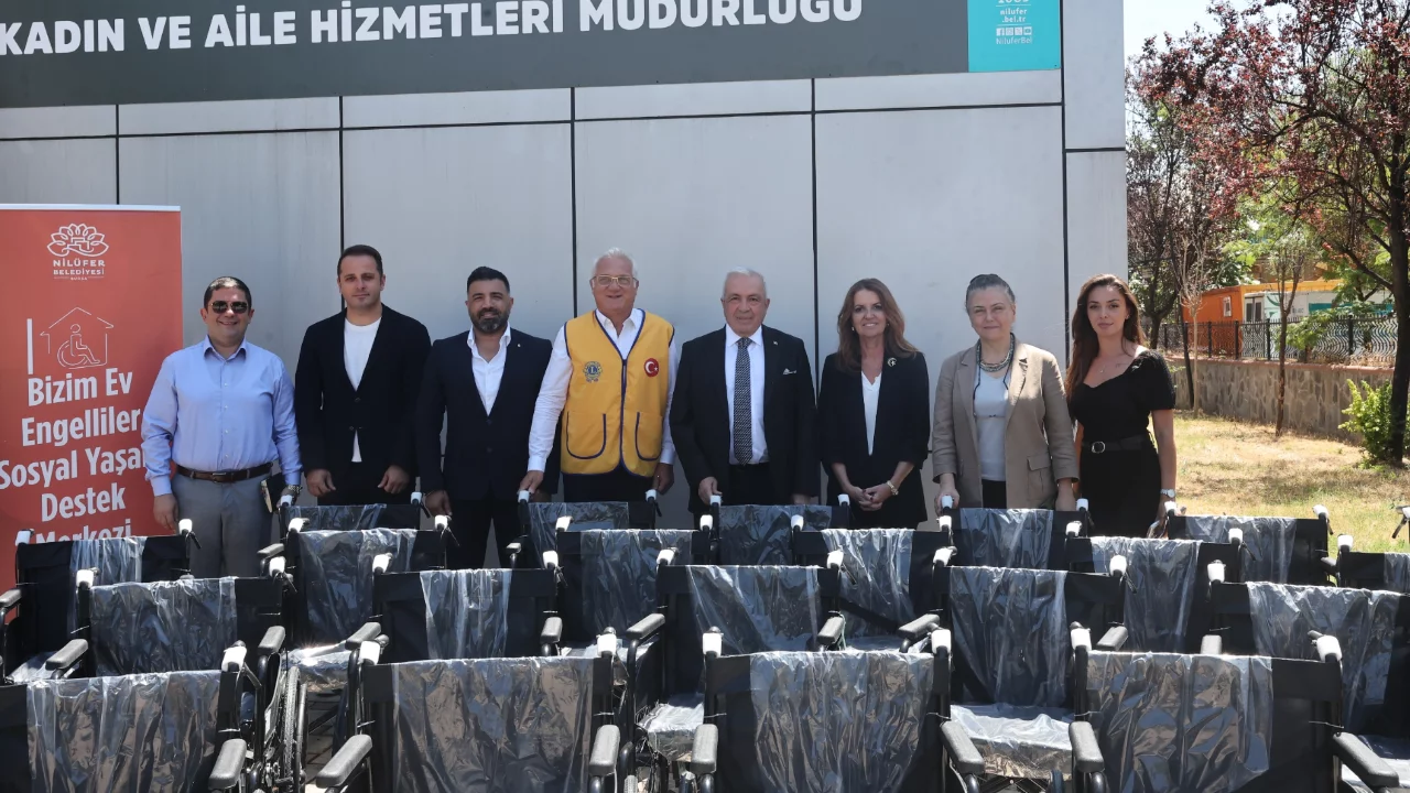 Nilüfer'de engelsiz yaşam için büyük destek! 60 tekerlekli sandalye teslim edildi...