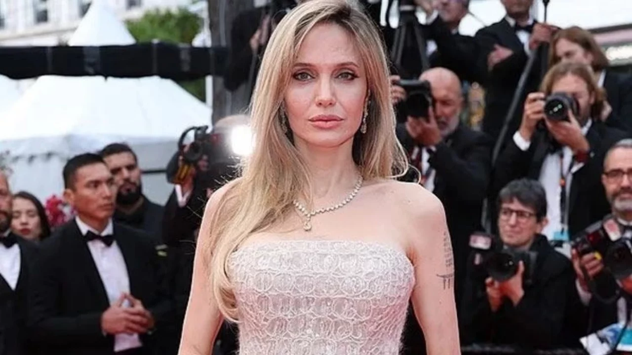 Angelina Jolie'den özel hayatıyla ilgili dikkat çeken açıklama: "10 yıldır kimseyle birlikte olmadım"