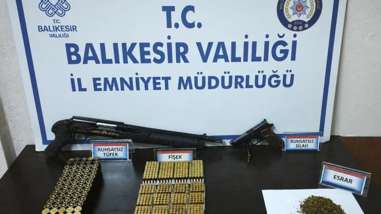 Erdek'te asayiş operasyonları: 29 aranan şahıs yakalandı, 42 ş&uuml;pheliye işlem yapıldı