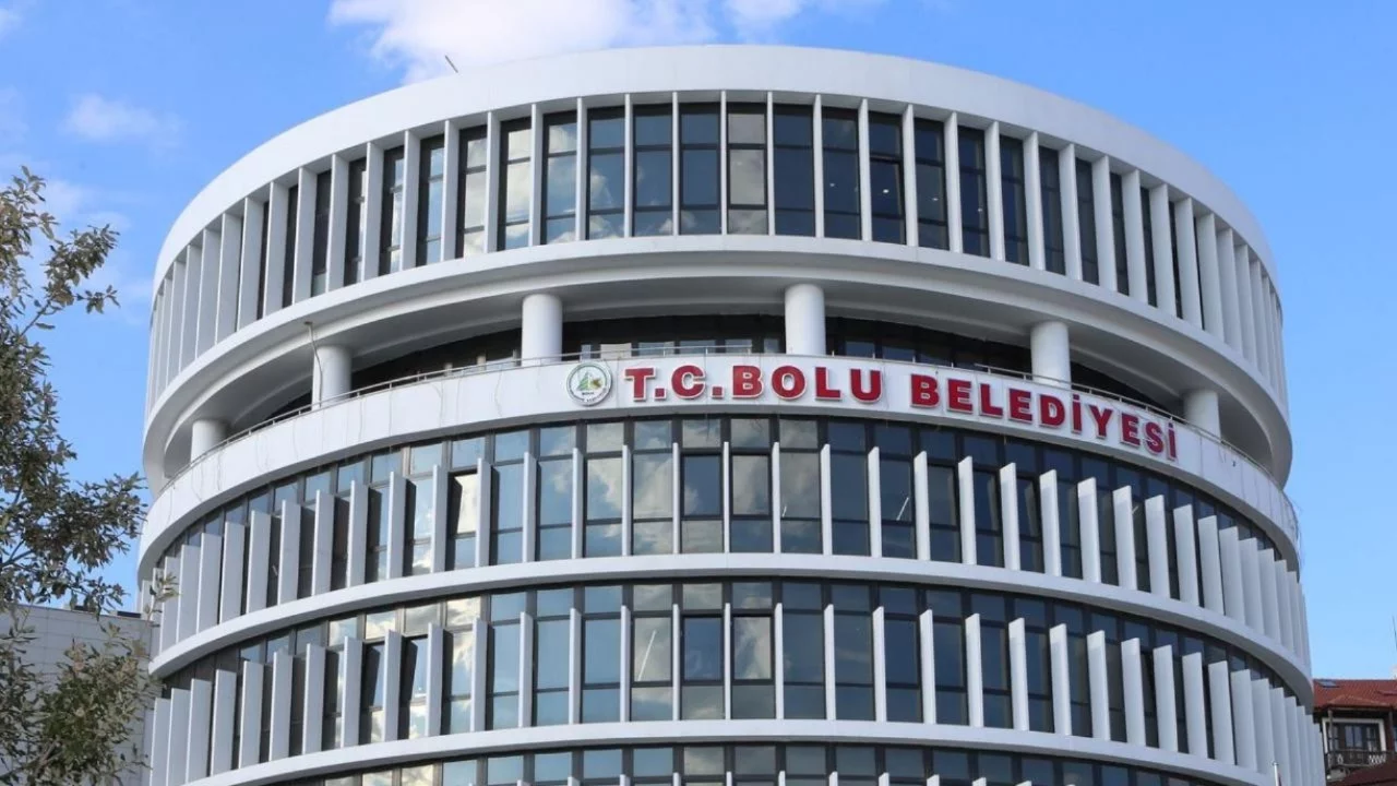 Bolu Belediyesi'ne bir operasyon daha: &Ouml;zel Kalem M&uuml;d&uuml;r&uuml; dahil bir&ccedil;ok kişi g&ouml;zaltına alındı