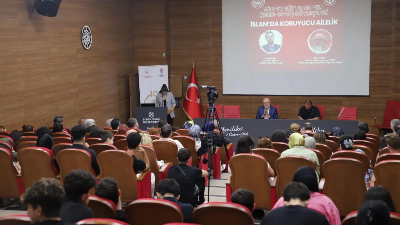 Bursa'da duygu y&uuml;kl&uuml; final! Koruyucu aile temalı filmler &ouml;d&uuml;llendirildi...