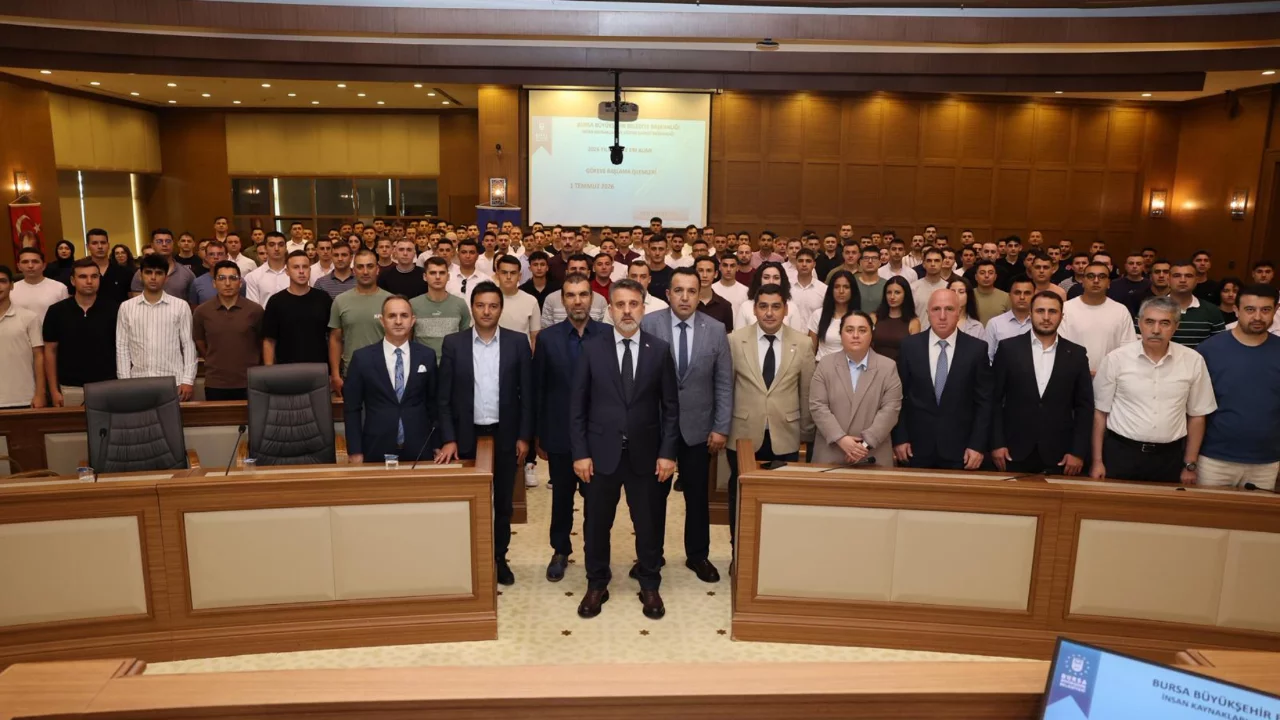 Bursa B&uuml;y&uuml;kşehir İtfaiyesi g&uuml;&ccedil;lendi: Yeni erler g&ouml;reve hazırlanıyor