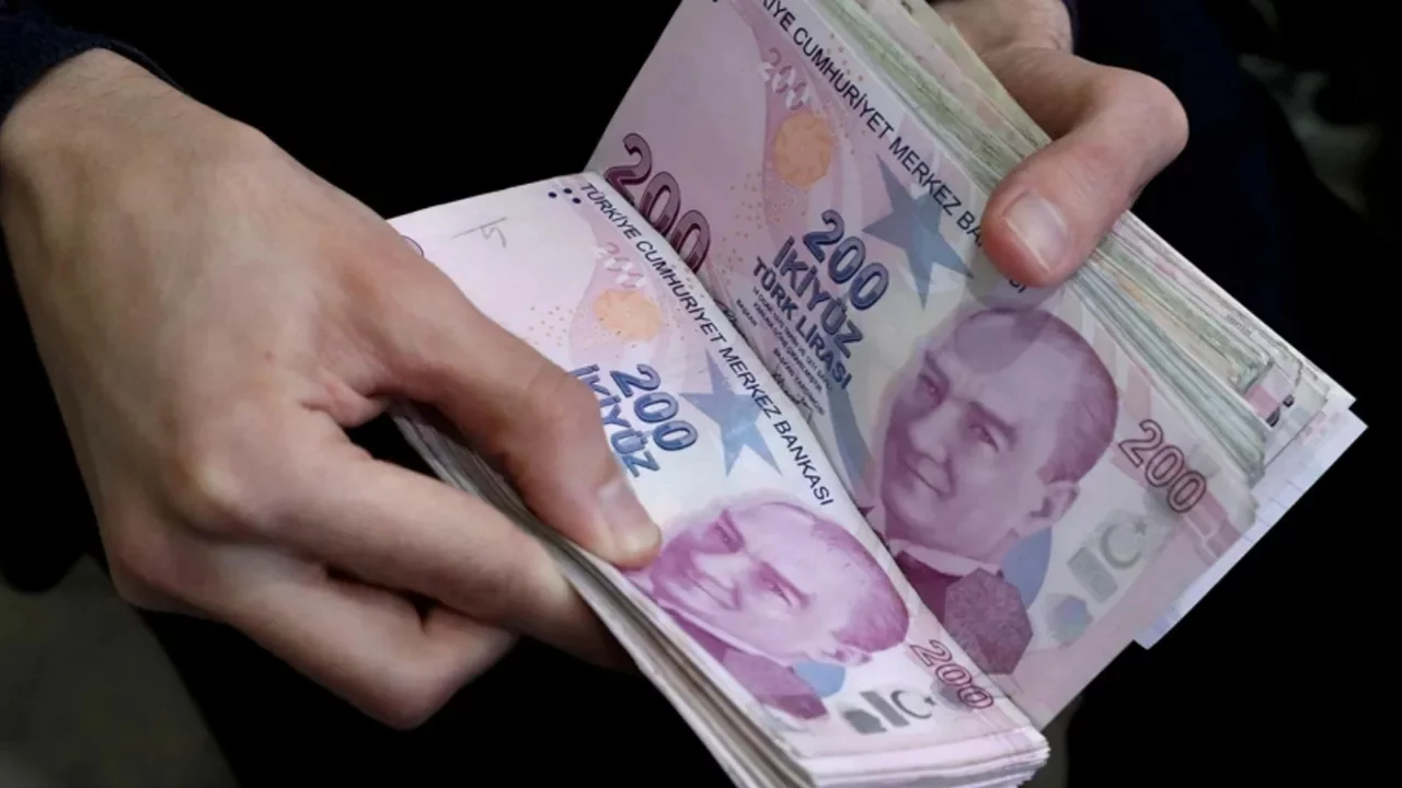 Ocak ayı milat olacak! Uzmandan dikkat &ccedil;eken uyarı...Asgari &uuml;cret 42 bin TL'yi aşacak