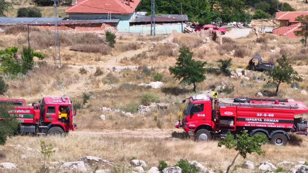 Burdur'da çıkan orman yangını büyümeden kontrol altına alındı