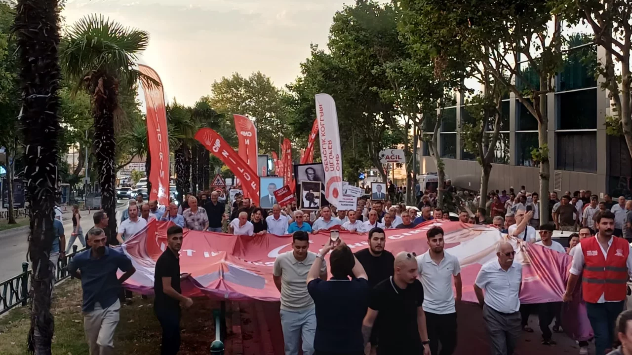 CHP Bursa'da il başkanlığı binası boşaltıldı...