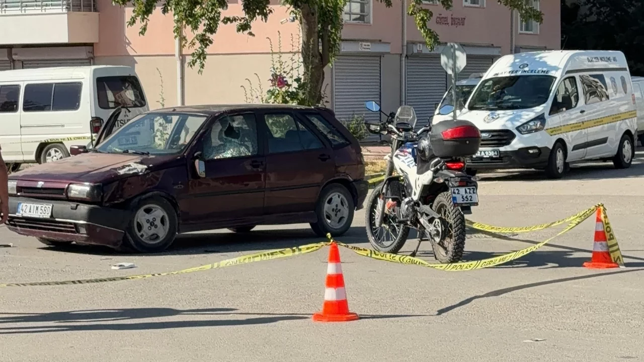 Kazada yaralanan &ouml;ğretmen t&uuml;m m&uuml;dahalelere rağmen kurtarılamadı...