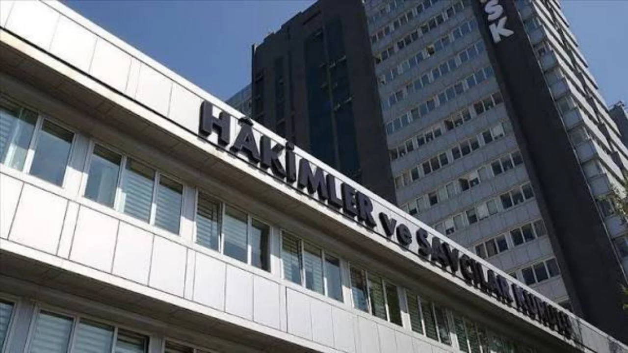 Hakim ve savcıların görevde yükselme kararları Resmi Gazete'de 